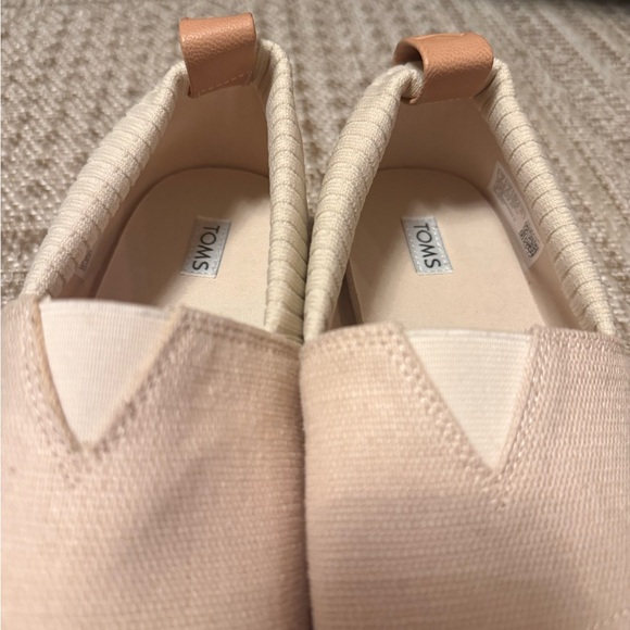 Toms / 8 / Sporty Slip Ons w Sneaker Sole / Pink / Neutral / Cottagecore / Eco - Picture 3 of 6